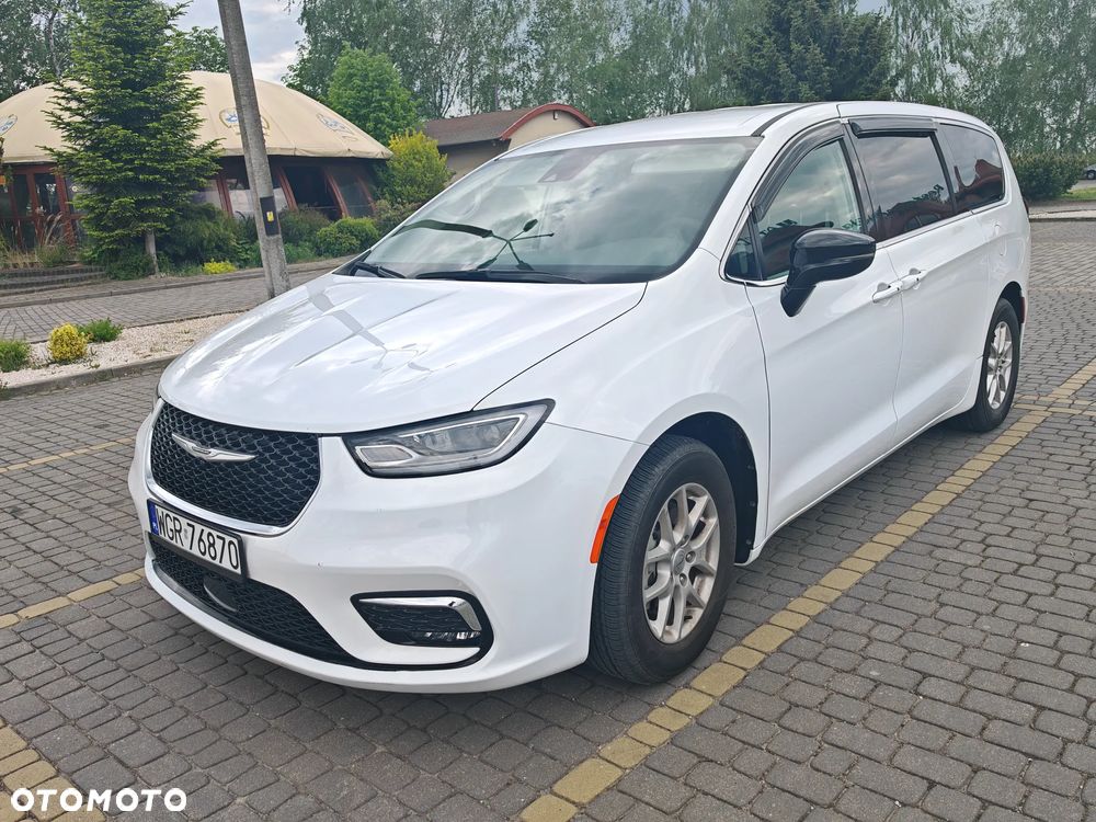 Chrysler Pacifica - 1