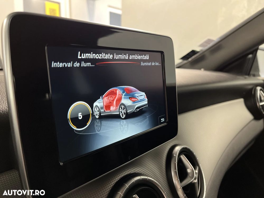 Mercedes-Benz CLA 180 7G-DCT Urban - 19