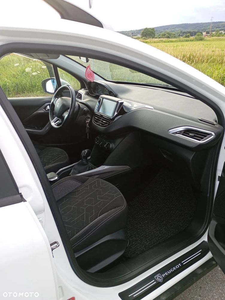 Peugeot 2008 1.6 BlueHDi Style - 6