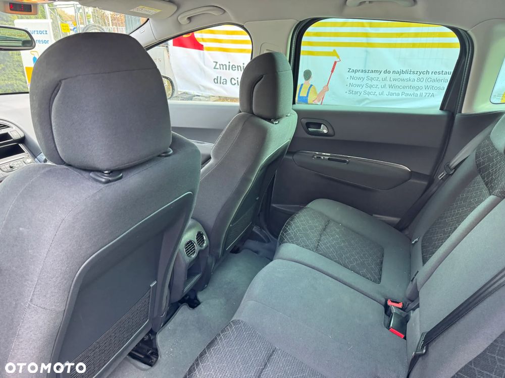 Peugeot 3008 1.2 PureTech Allure S&S - 12