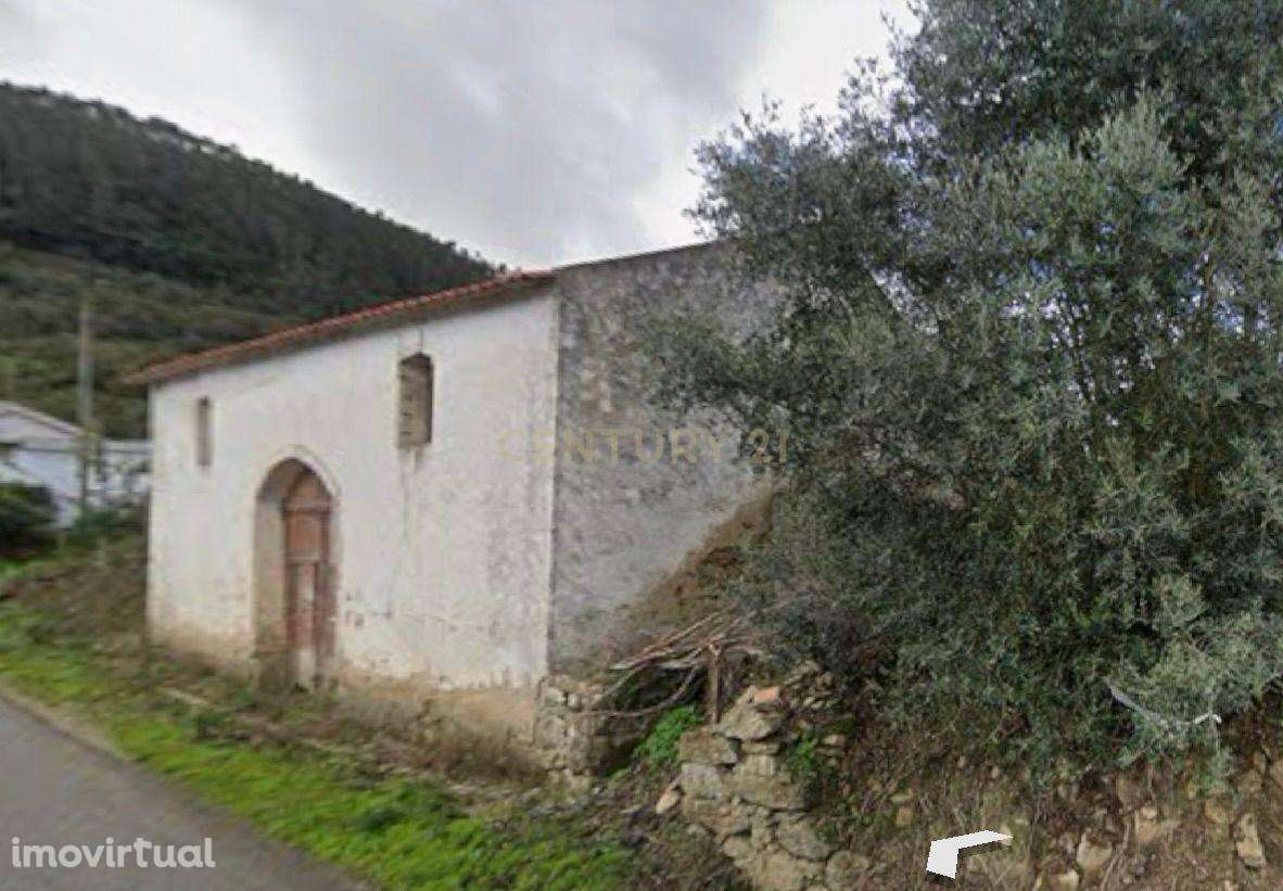 Quinta de 1,8 hectares com 3 edificios para recuperação, em Sobral de - Grande imagem: 2/23