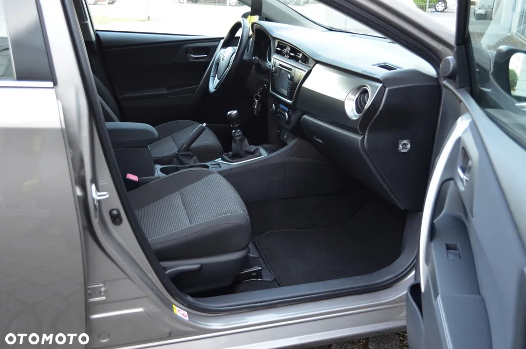Toyota Auris 1.6 Dynamic - 21