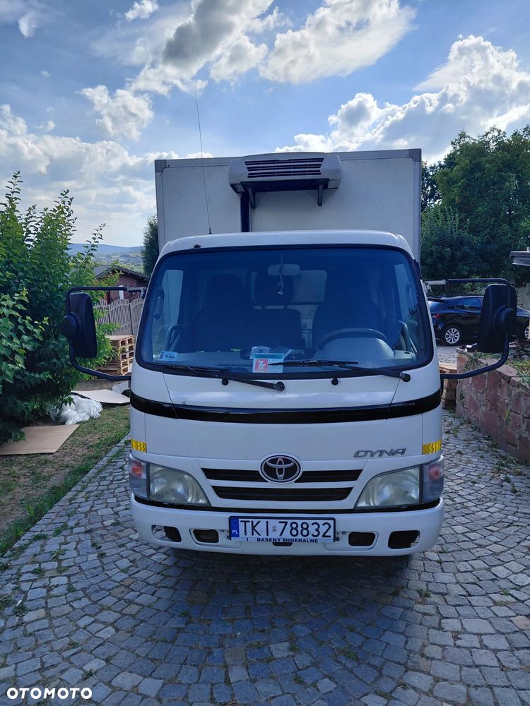 Toyota DYNA - 2