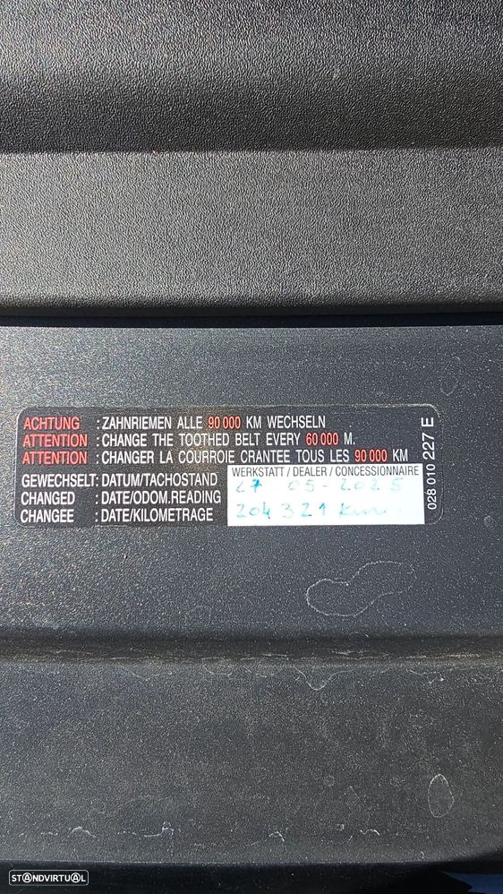 VW Tiguan 2.0 TDI R-Line DSG - 23