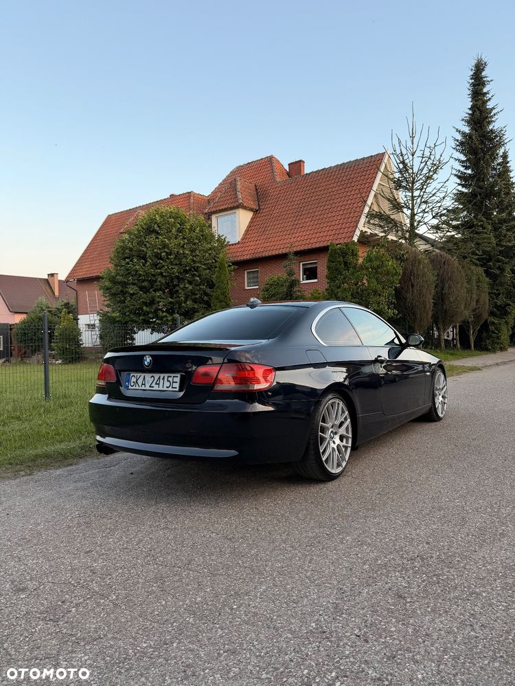 BMW Seria 3 325i - 4