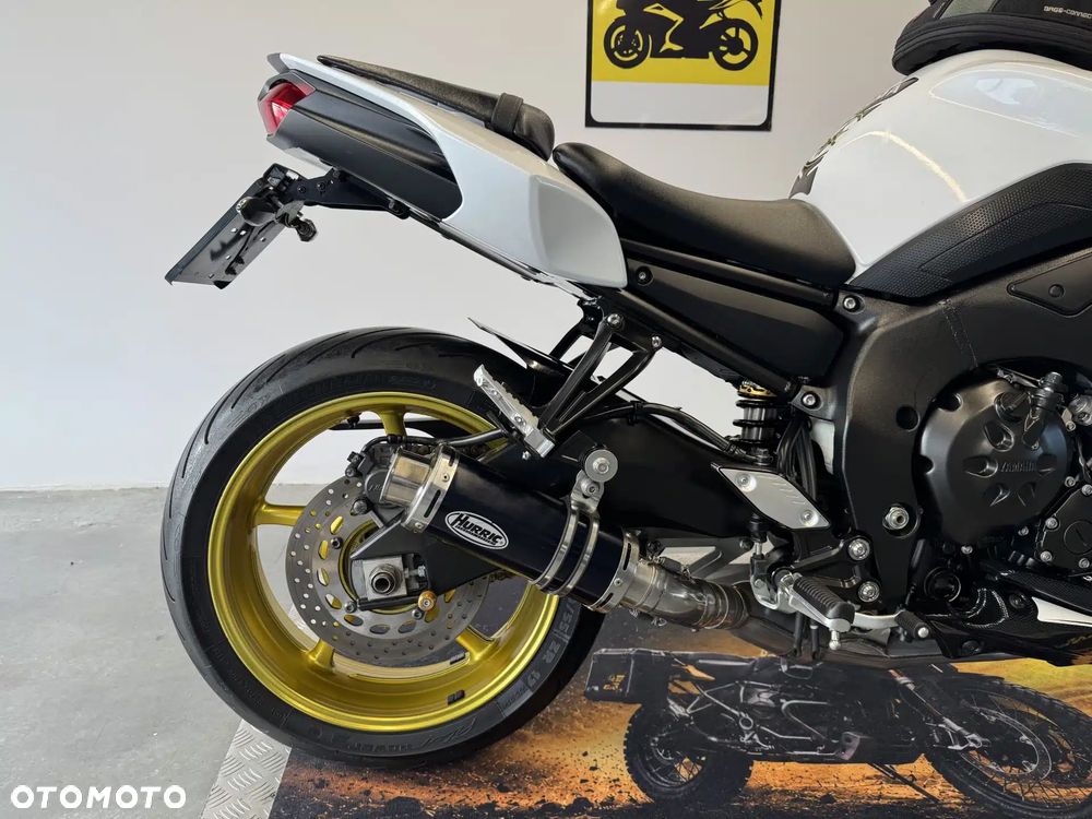 Yamaha FZ8 - 16