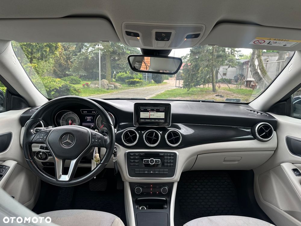 Mercedes-Benz CLA - 4