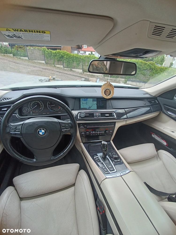 BMW Seria 7 750i L xDrive - 4