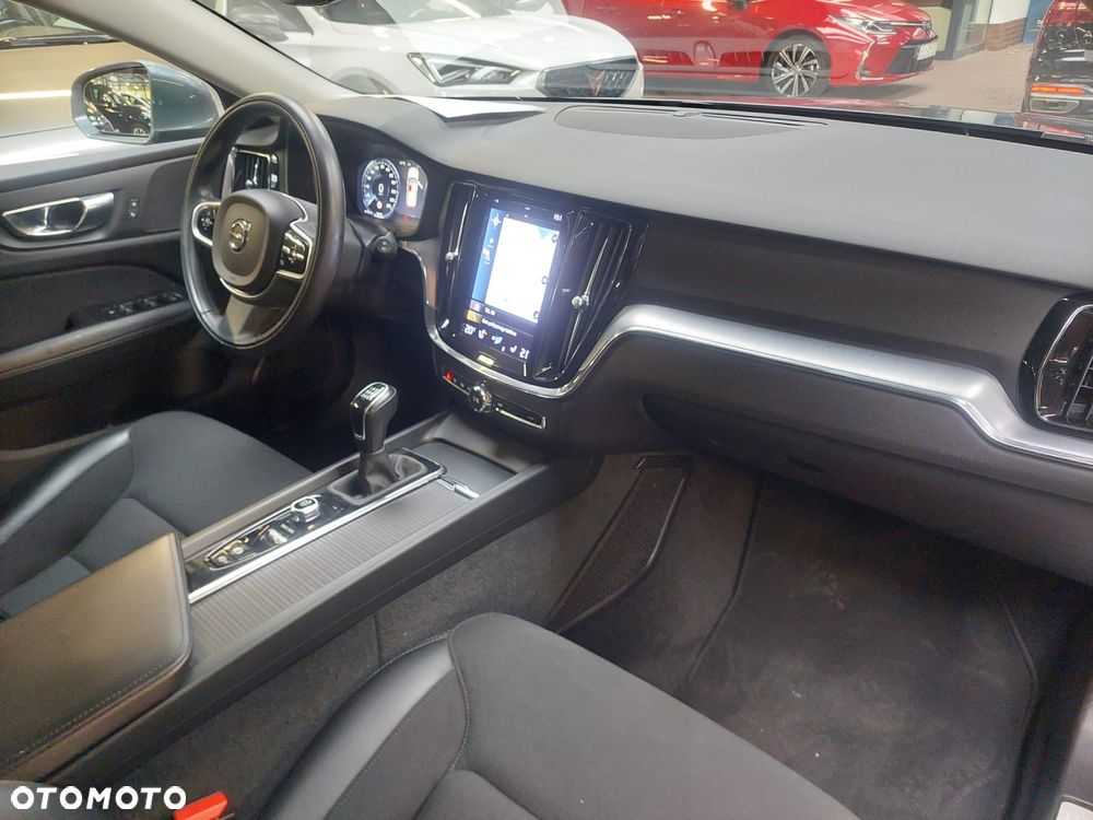 Volvo V60 D3 Momentum - 36