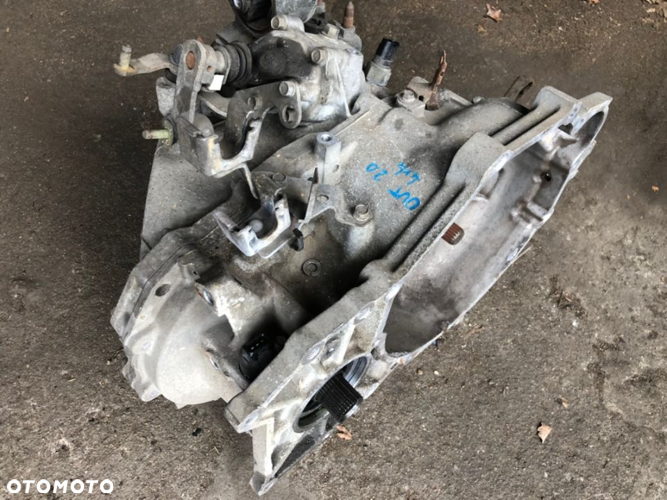 MITSUBISHI OUTLANDER I 03-07 4x4 2.0 16V  SKRZYNIA BIEGÓW 4WD MANUAL W5M421Z4B2 - 2