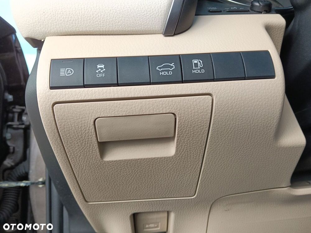 Toyota Camry 2.5 Hybrid Comfort CVT - 17