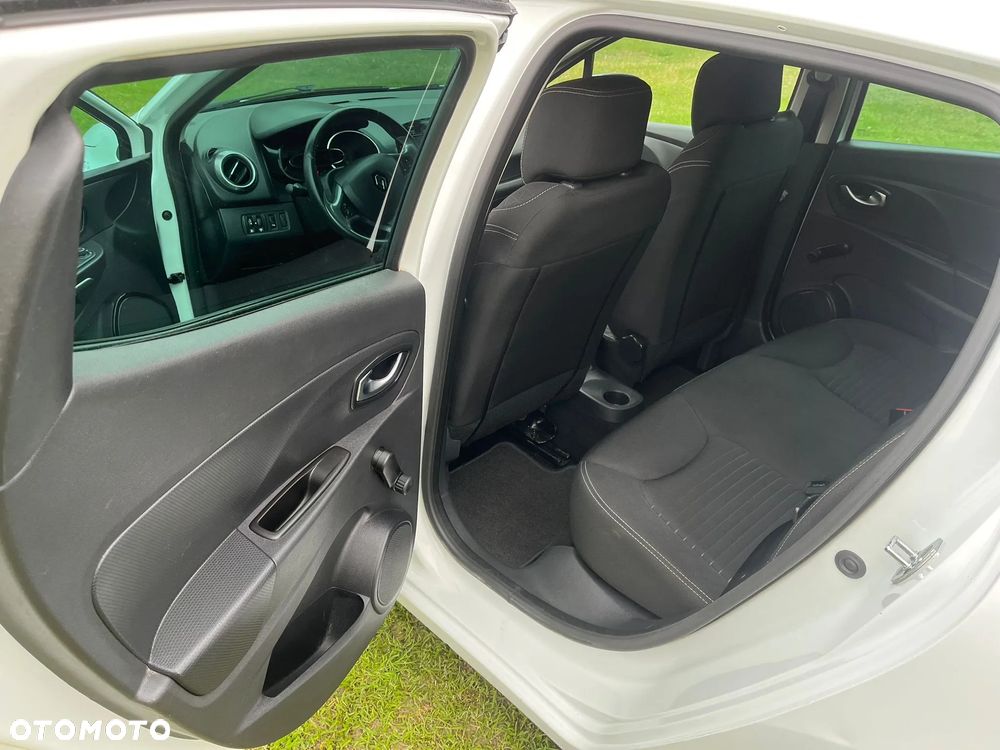 Renault Clio 1.2 16V 75 LIMITED - 10