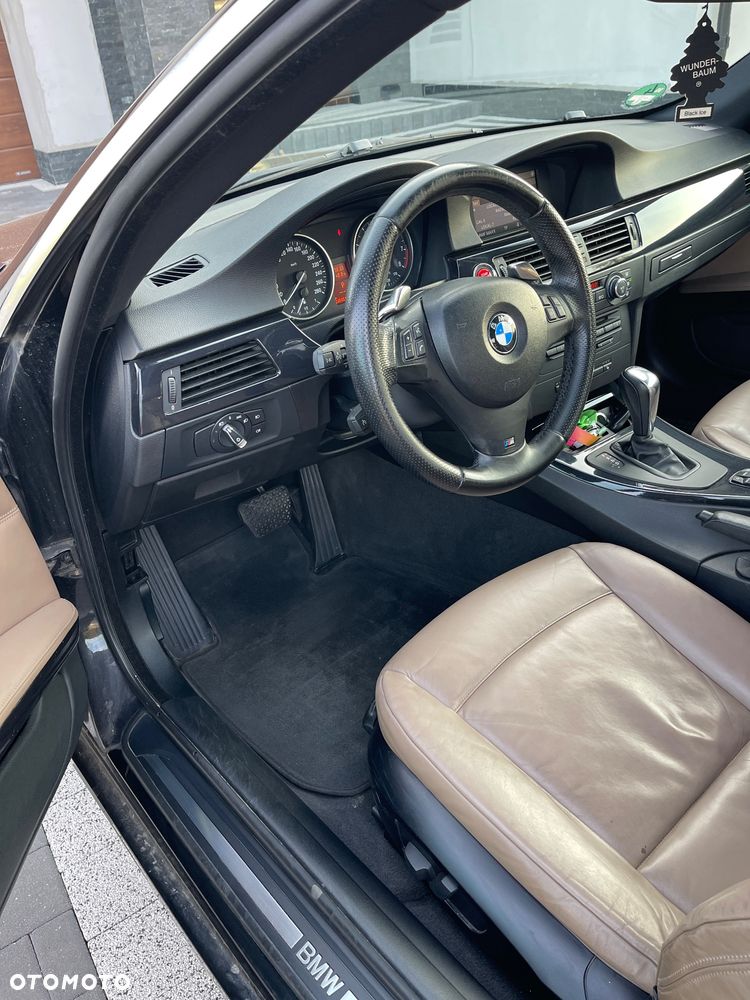 BMW Seria 3 325i M Sport Edition - 16