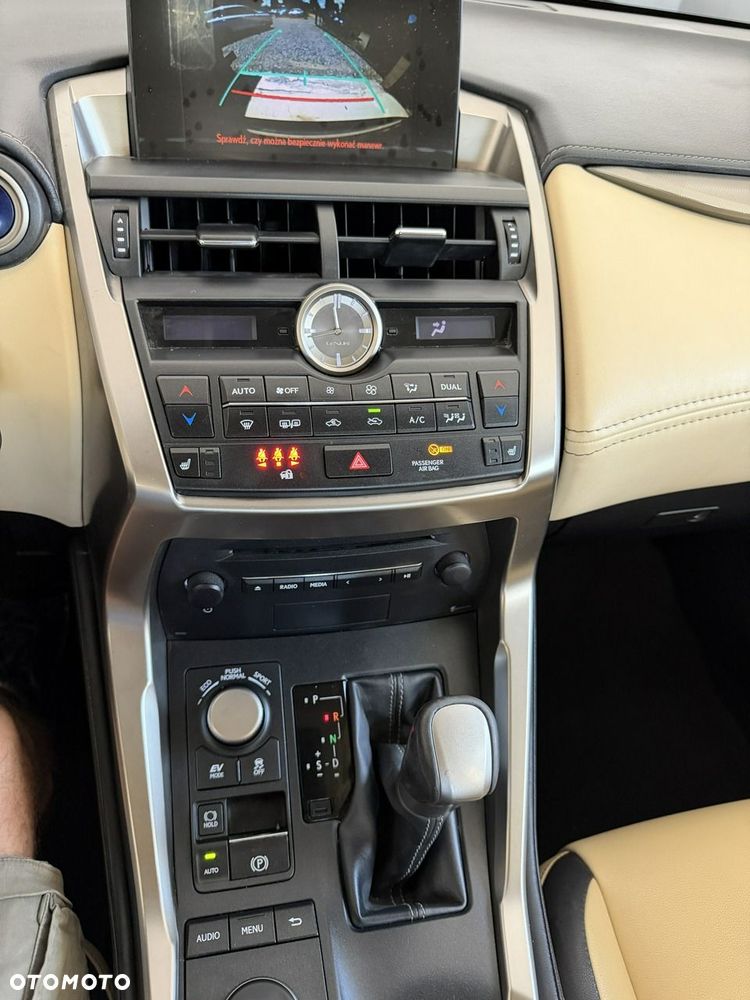 Lexus NX - 16