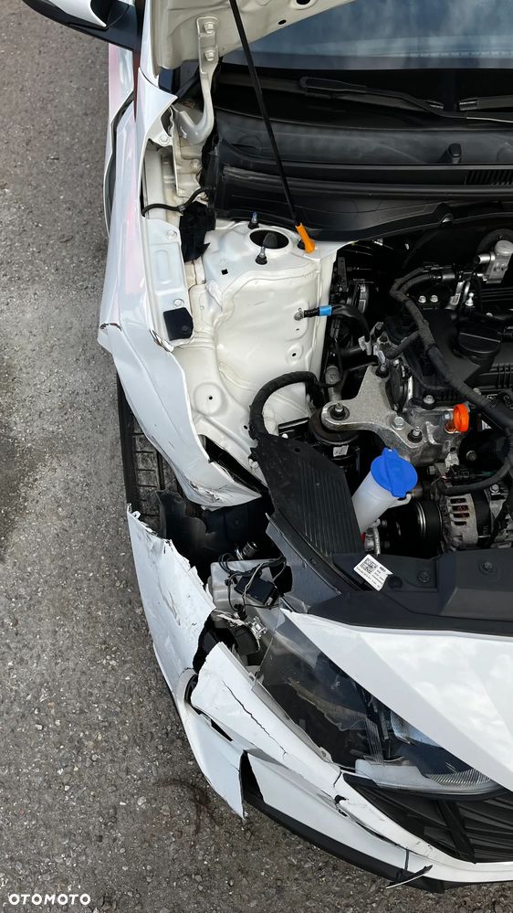 Hyundai i20 blue 1.2 Pure - 12