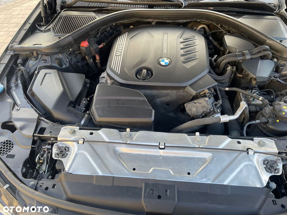 BMW Seria 3 318d mHEV - 20
