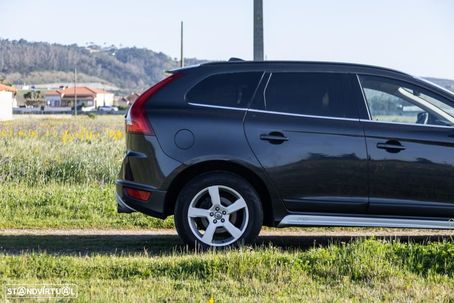 Volvo XC 60 2.0 D3 Drive R-Design 85 Anos Start/Stop - 17