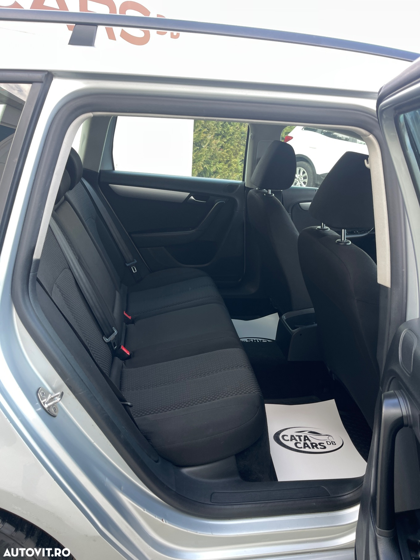Volkswagen Passat 2.0 TDI BlueMotion Tehnology DSG Trendline - 26