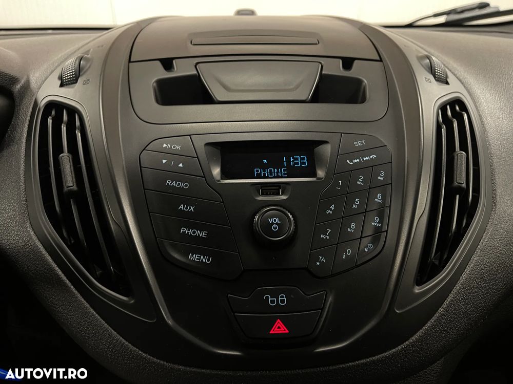 Ford Transit Courier - 10