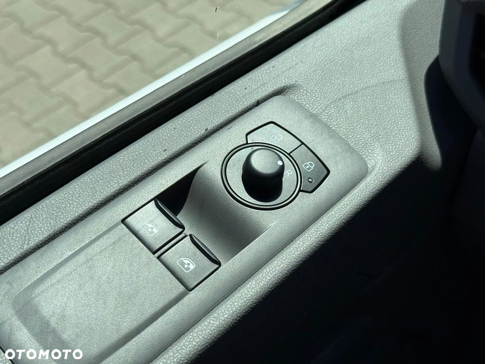 Volkswagen Transporter - 18