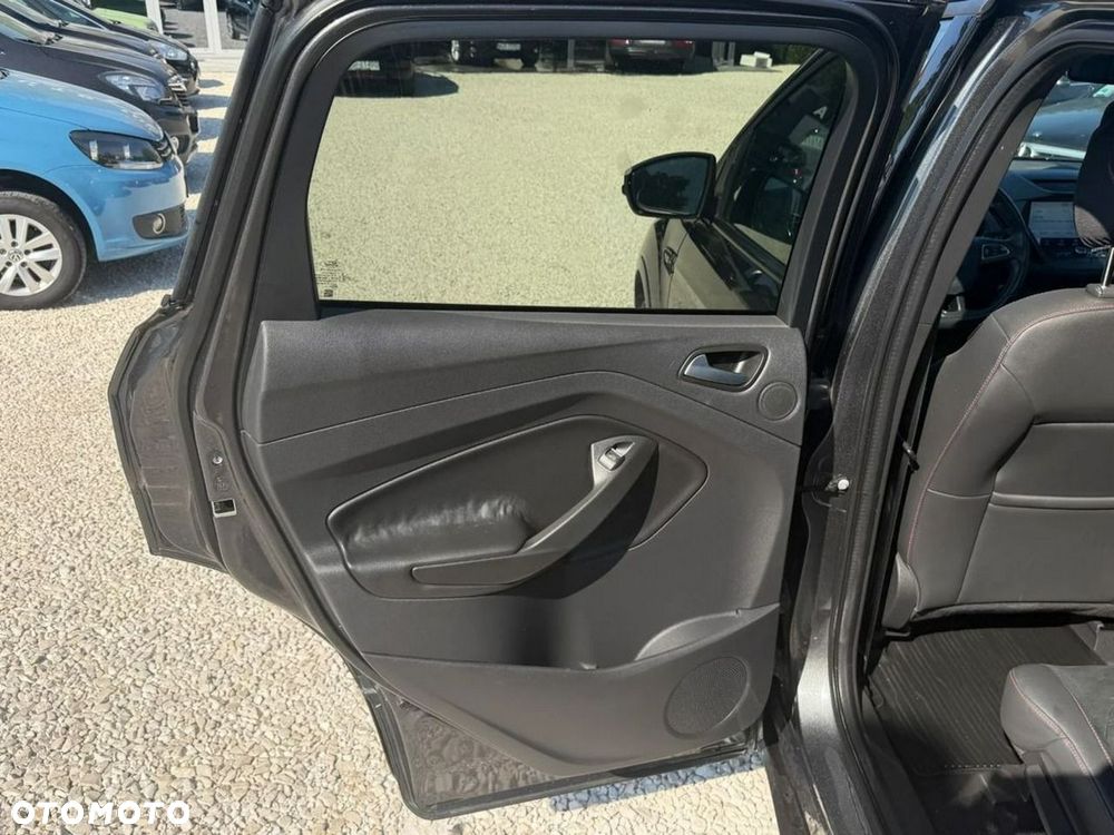 Ford Kuga 2.0 TDCi AWD ST-Line - 23