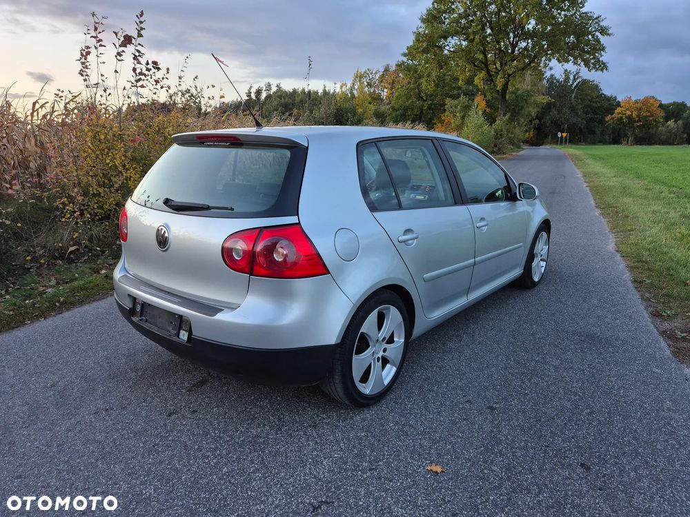 Volkswagen Golf - 25