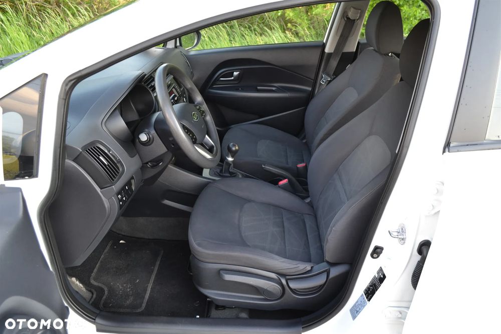 Kia Rio 1.2 Business Line - 11