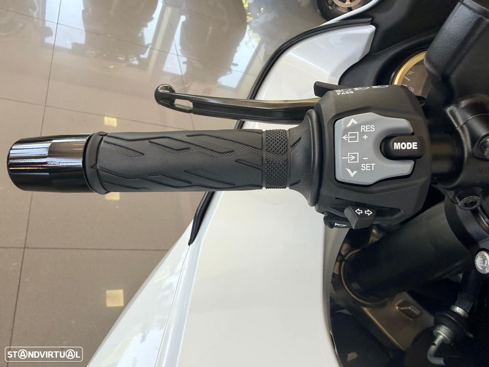 Suzuki Hayabusa GSXR1300 - 6