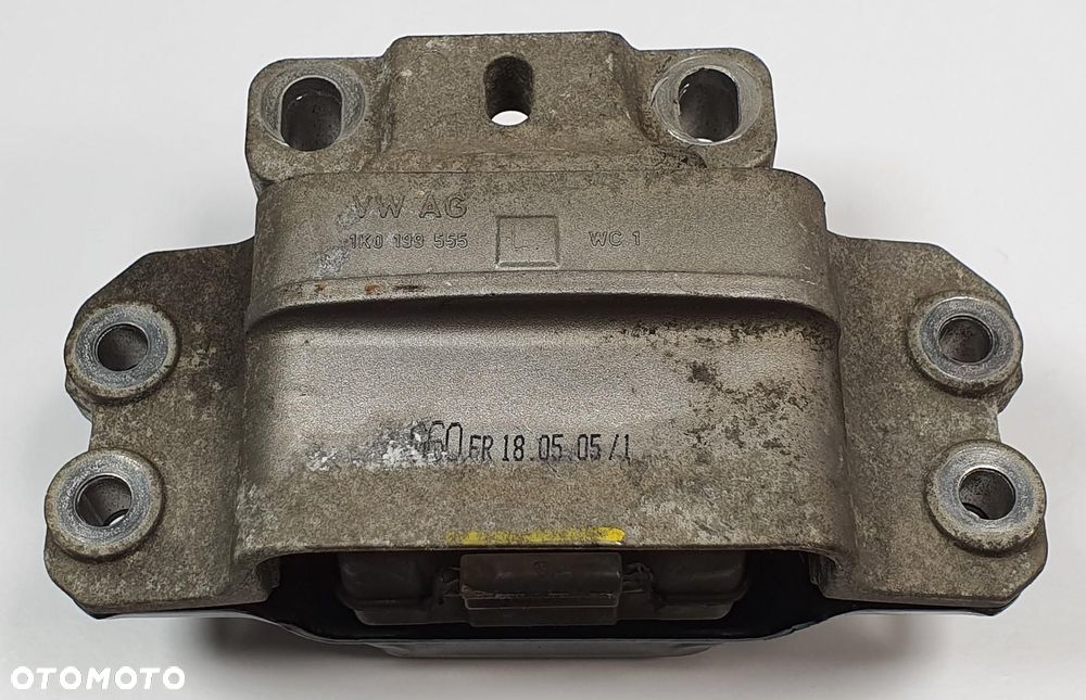 ŁAPA PODUSZKA SKRZYNI VW GOLF V 1.4 16V 1K0199555L - 1