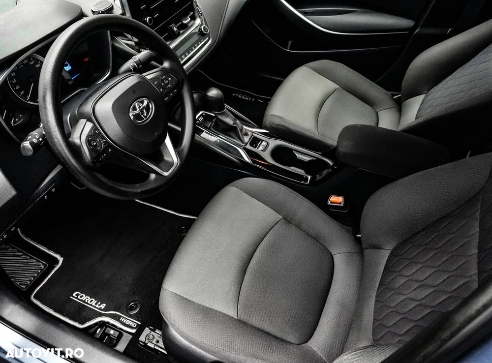 Toyota Corolla Sedan 1.8 HSD Dynamic - 11