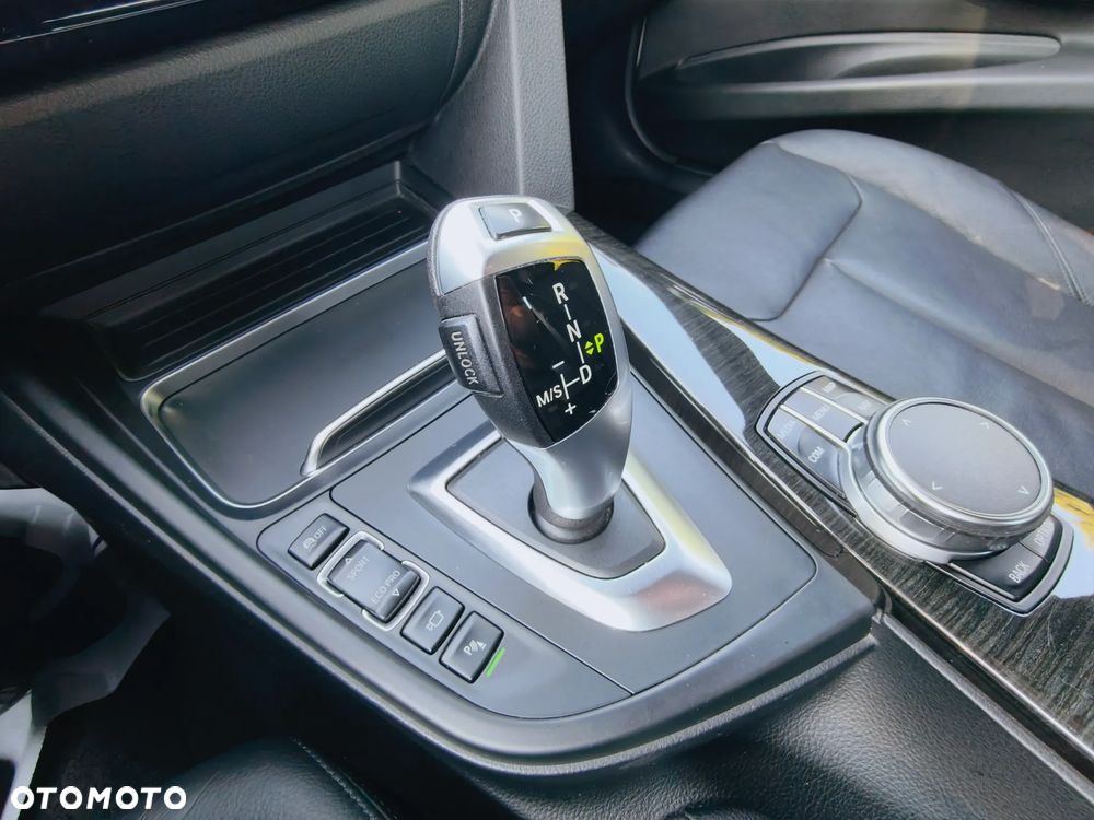 BMW Seria 3 320d xDrive Luxury Line - 8