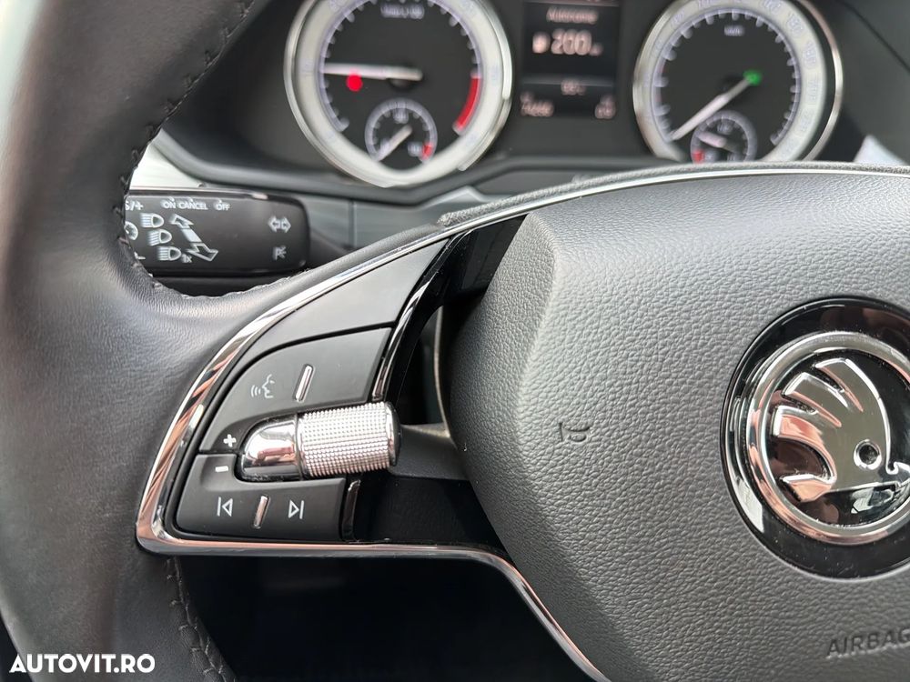 Skoda Superb 2.0 TDI DSG Style - 20