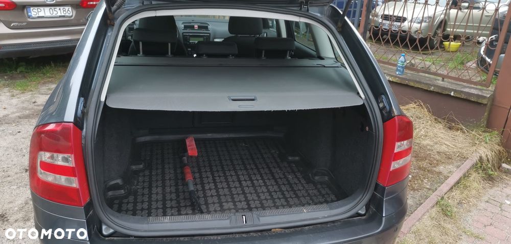 Skoda Octavia 1.8 TSI Ambiente - 6