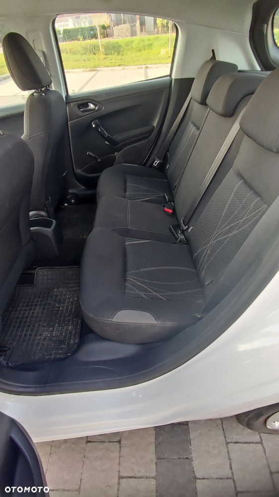Peugeot 208 1.6 e-HDi Active STT - 19