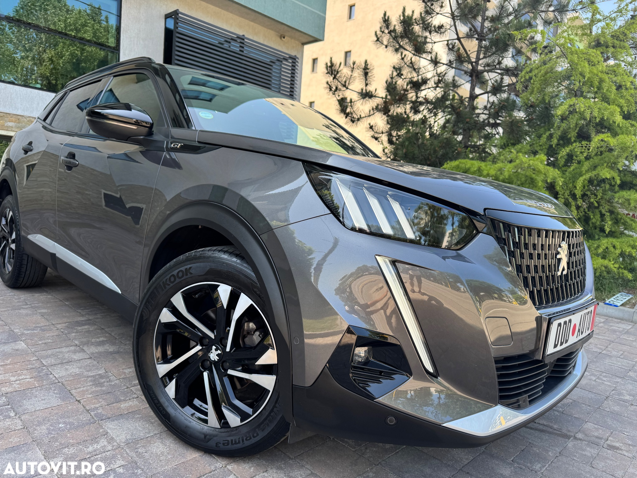 Peugeot 2008 PureTech 130 EAT8 GT - 13