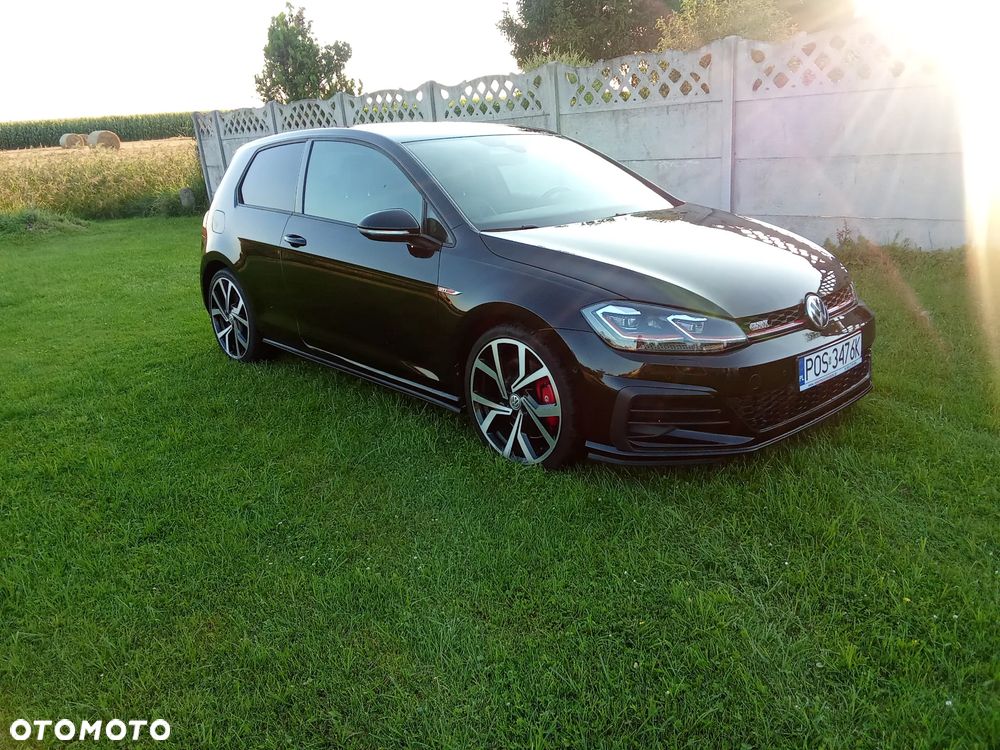 Volkswagen Golf - 2