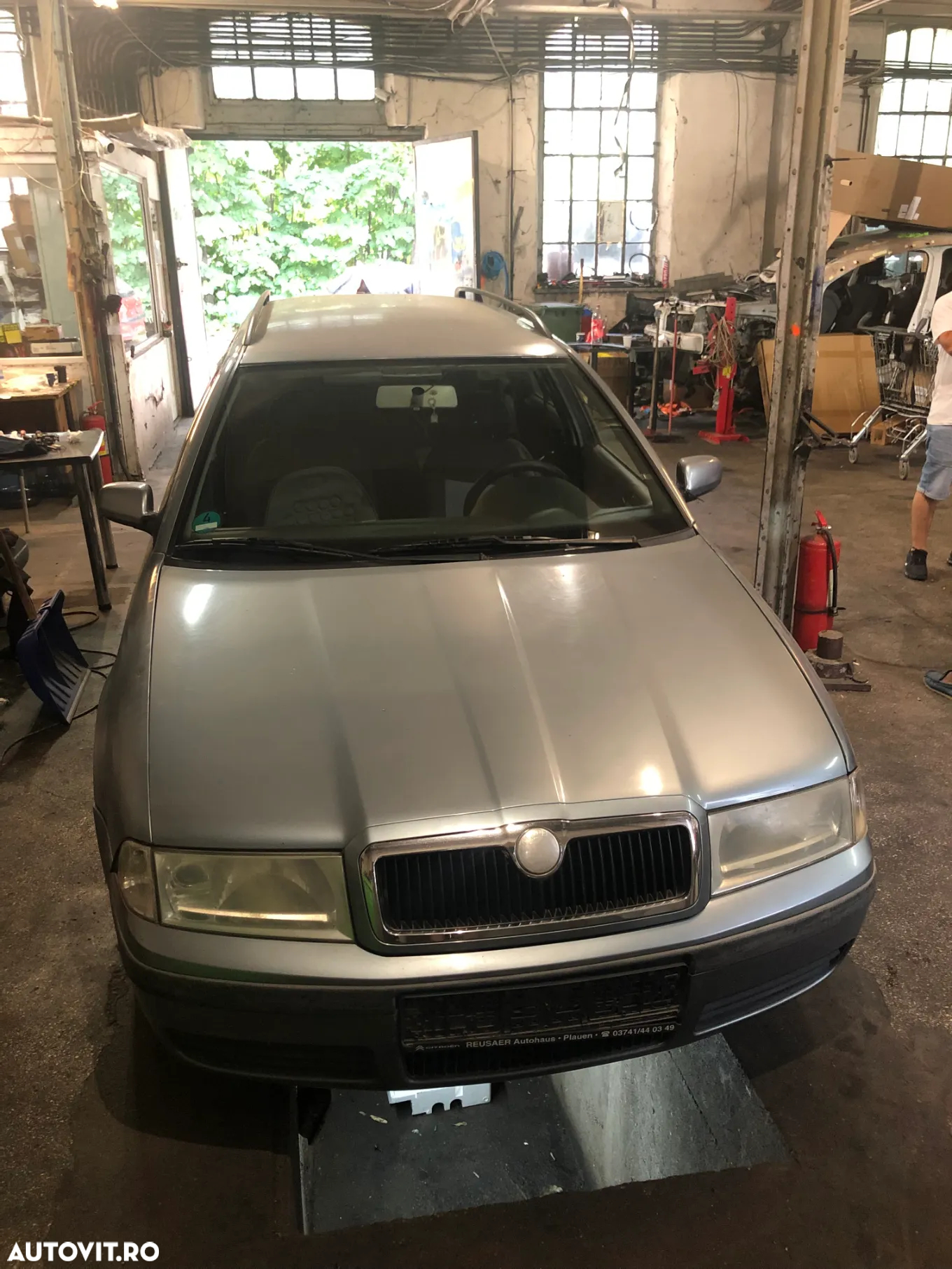 Dezmembrez Skoda Octavia 1 break 2002 gri bleo 1.6 SR benzina - 2