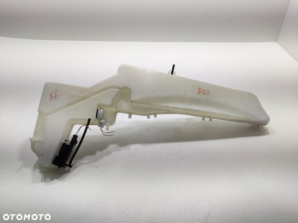 ZBIORNICZEK PŁYNU DO SPRYSKIWACZY NISSAN NAVARA IV D23 NP300 28910-4KJ0A - 2