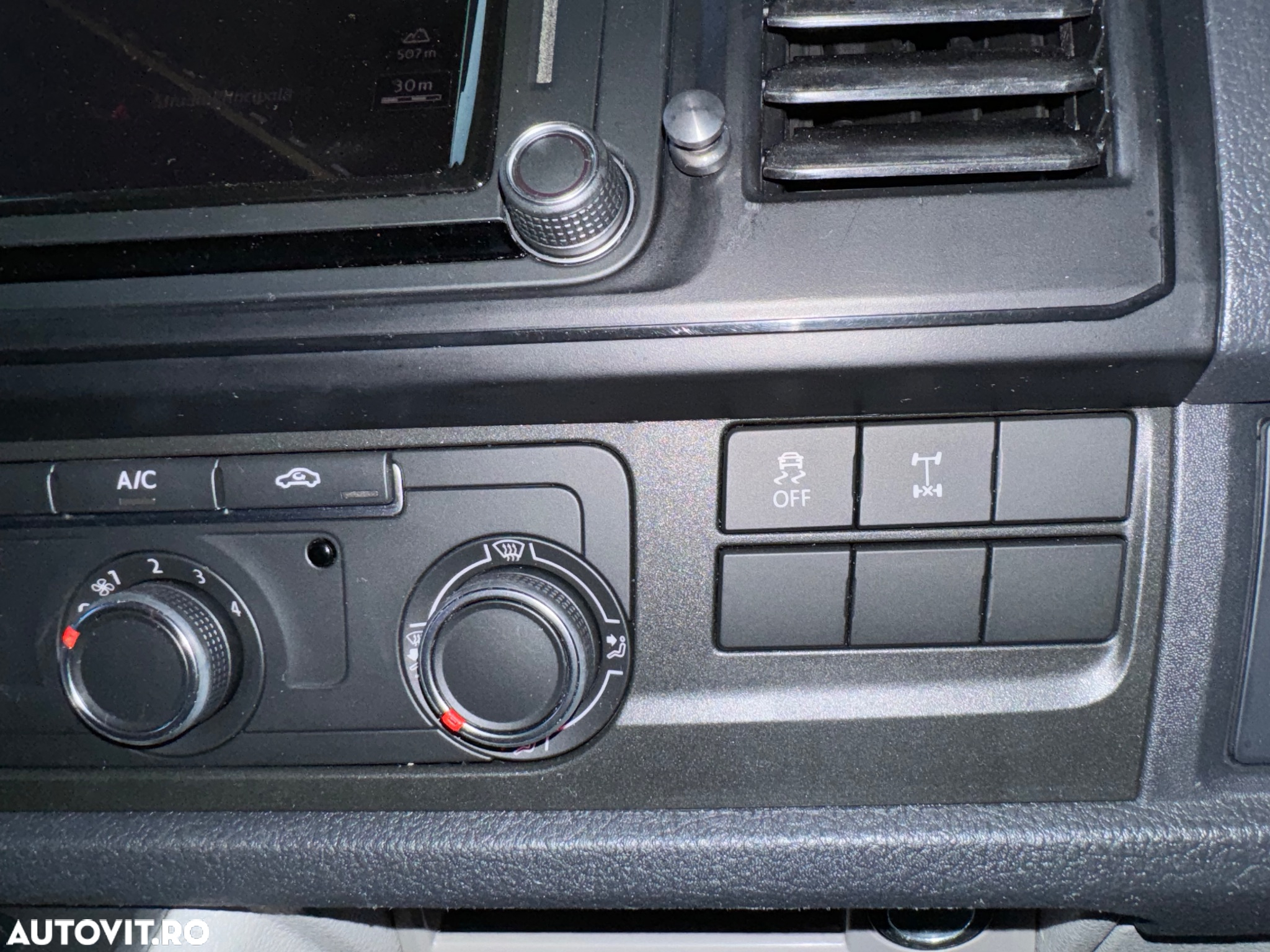 Volkswagen Transporter 4MOTION (4X4) DSG - 16