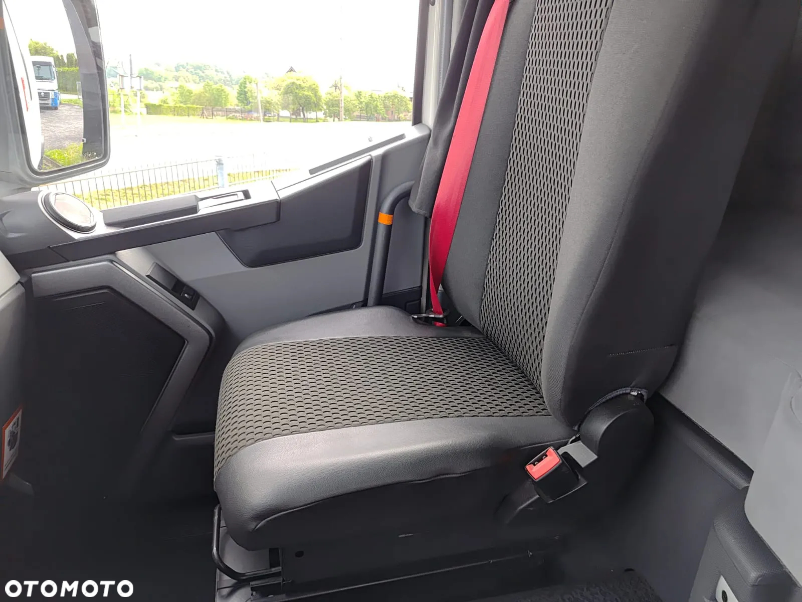 Renault T480 STANDARD ZADBANY NOWE OPONY - 4