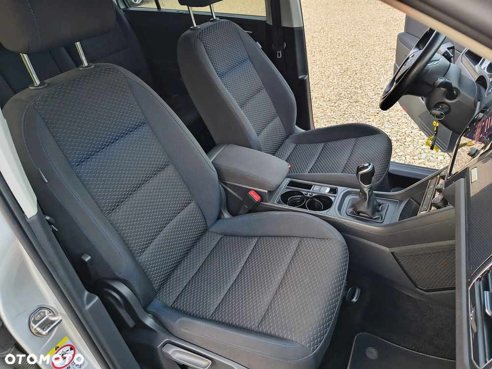 Volkswagen Touran 2.0 TDI BMT United - 19