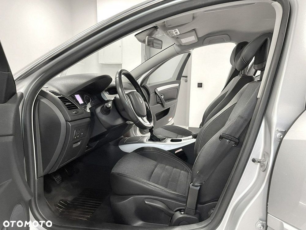 Renault Laguna 2.0 dCi FAP Dynamique - 10
