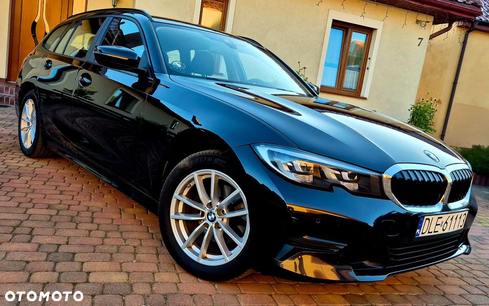 BMW Seria 3 320d Edition Luxury Line Purity - 2