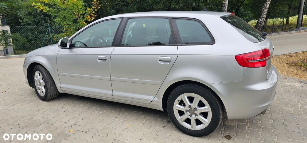 Audi A3 Sportback 1.8 TFSI Attraction - 5