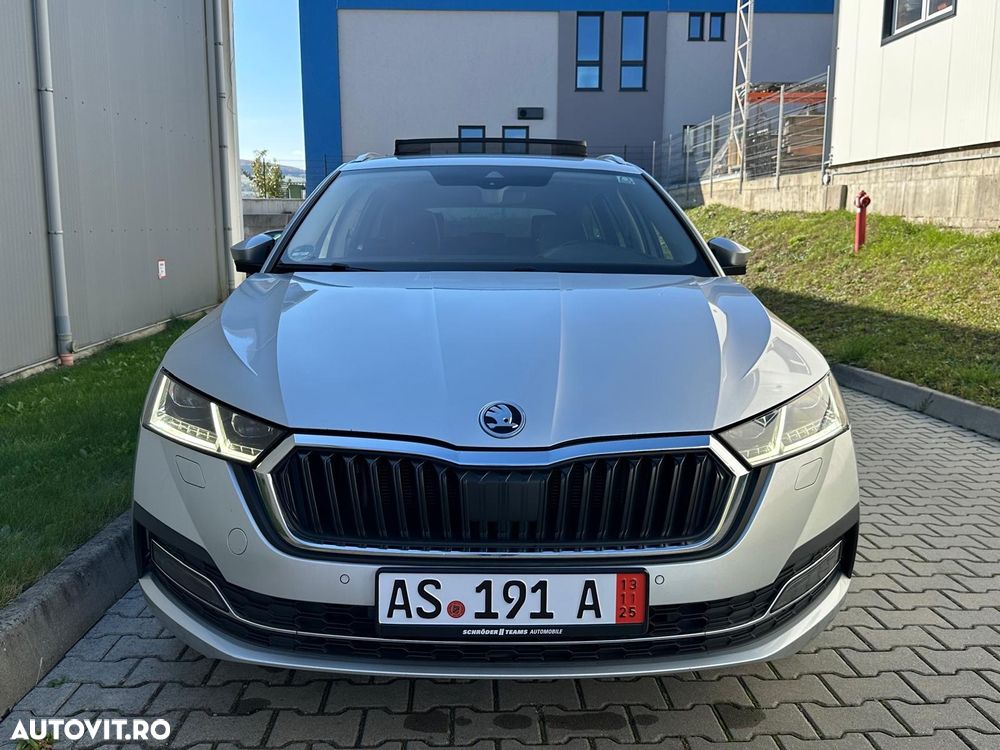 Skoda Octavia Combi 2.0 TDI DSG First Edition - 1