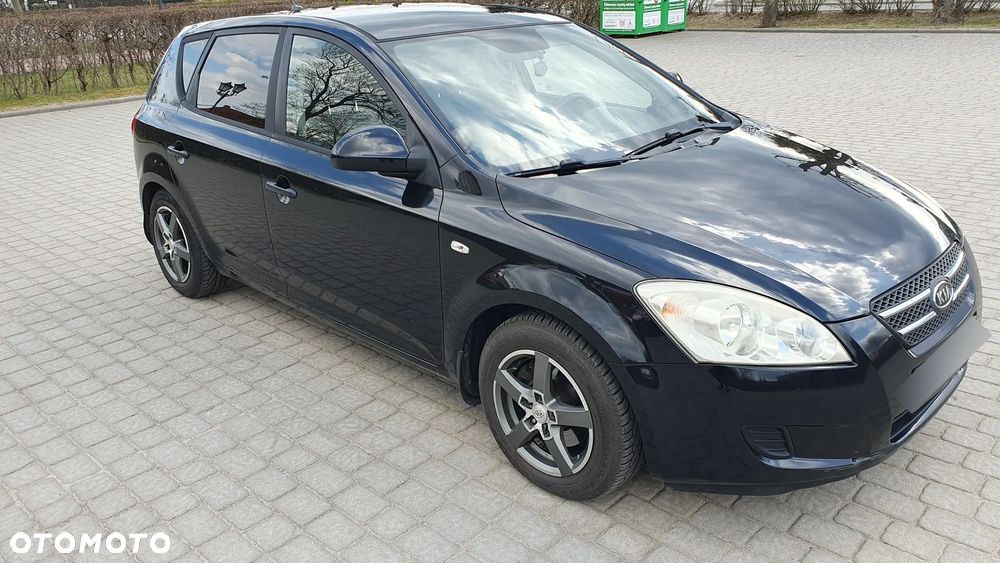 Kia Ceed 1.6 Crdi Comfort - 1