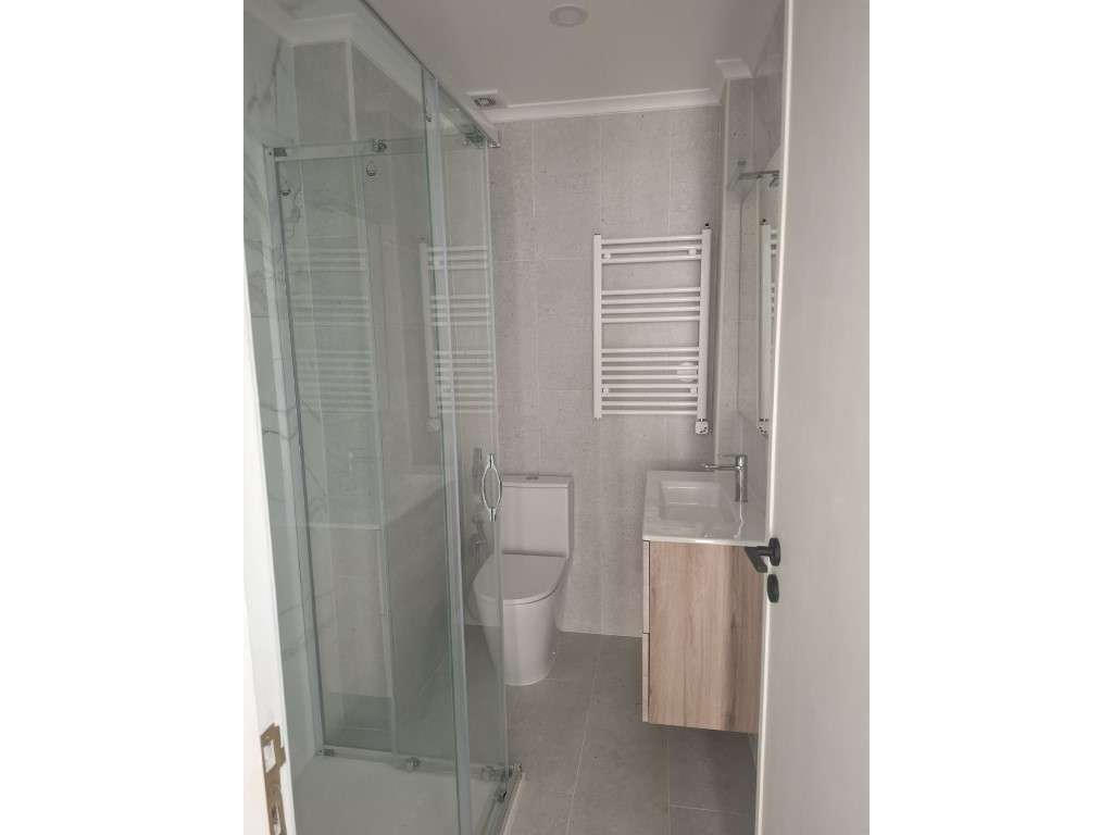 Apartamento T1 remodelado na Damaia de Baixo - Grande imagem: 2/7