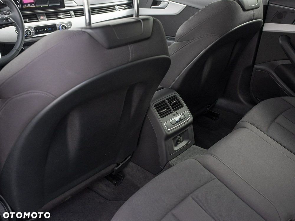 Audi A4 Avant 35 TFSI mHEV S tronic - 30