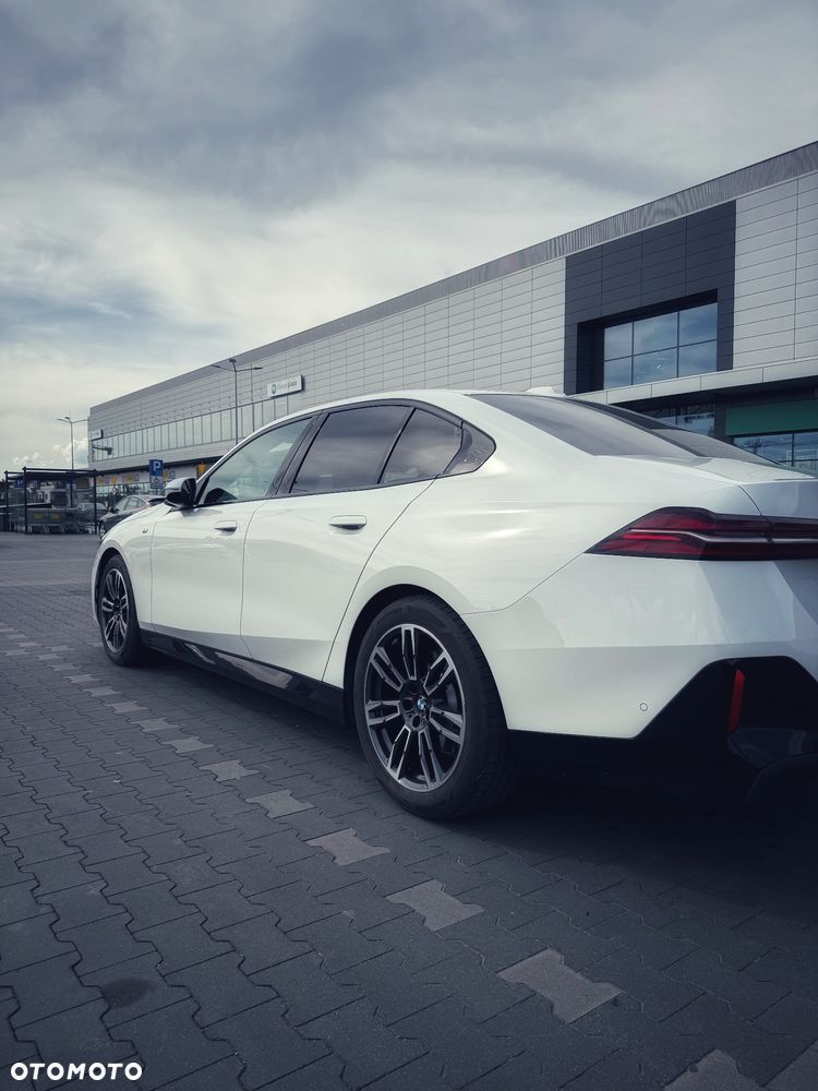 BMW Seria 5 520d mHEV M Sport - 3