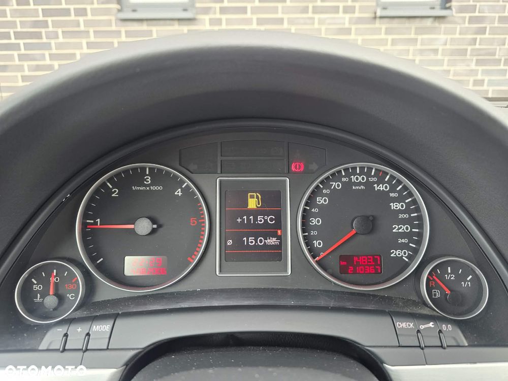 Audi A4 Avant 2.0 TDI DPF quattro - 31